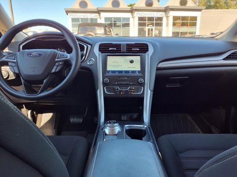 Used 2020 Ford Fusion SE image 10