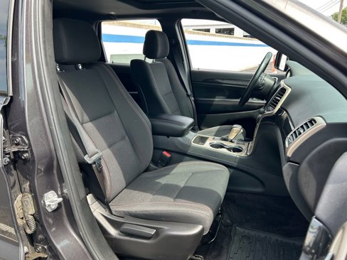 Used 2016 Jeep Grand Cherokee Laredo 75th Anniversary image 25
