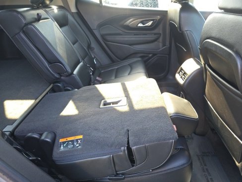 Certified 2024 GMC Terrain SLT image 34