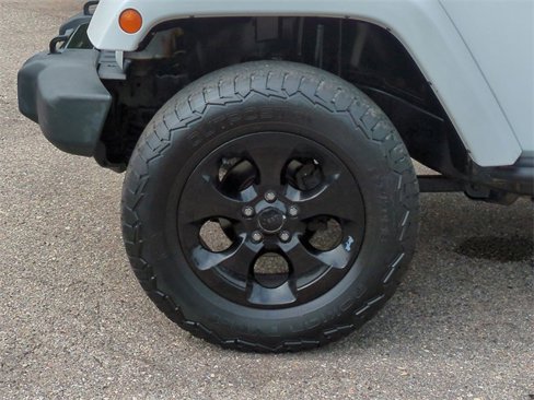 Used 2015 Jeep Wrangler Unlimited Sahara w/ Dual Top Group image 10