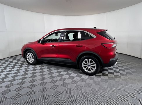 Used 2020 Ford Escape SE image 3