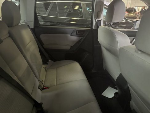 Used 2016 Subaru Forester 2.5i Premium image 12