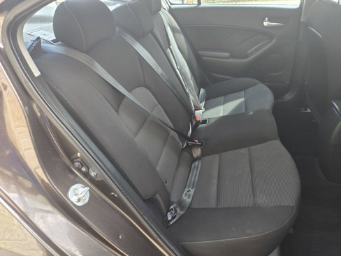 Used 2017 Kia Forte LX image 11
