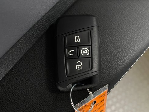 New 2025 Volkswagen Jetta SE image 30