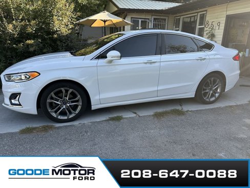 Used 2020 Ford Fusion Titanium image 1