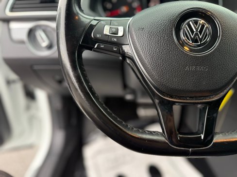 Used 2018 Volkswagen Passat 2.0T R-Line image 21