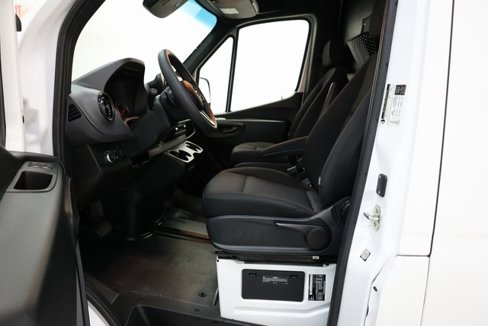 Used 2024 Mercedes-Benz Sprinter 2500 image 71