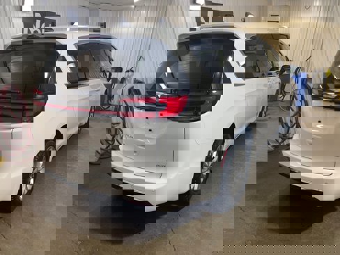 New 2025 Chrysler Pacifica Select image 6