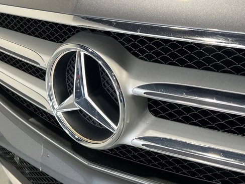 Used 2017 Mercedes-Benz E 300 4MATIC image 6
