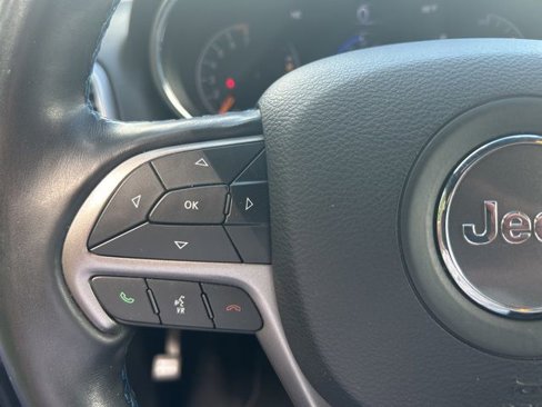 Used 2020 Jeep Grand Cherokee Laredo image 20