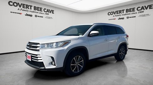 Used 2019 Toyota Highlander XLE image 3