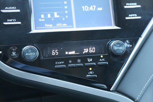 Used 2018 Toyota Camry XSE image 29