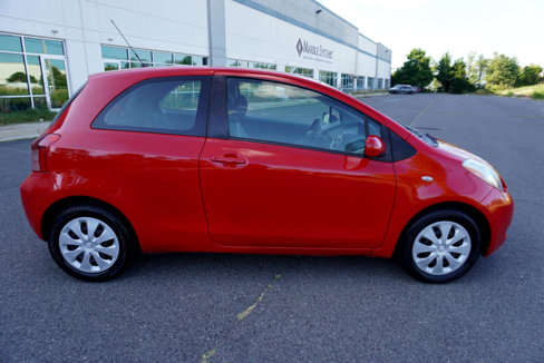 Used 2008 Toyota Yaris 2-Door Hatchback image 8