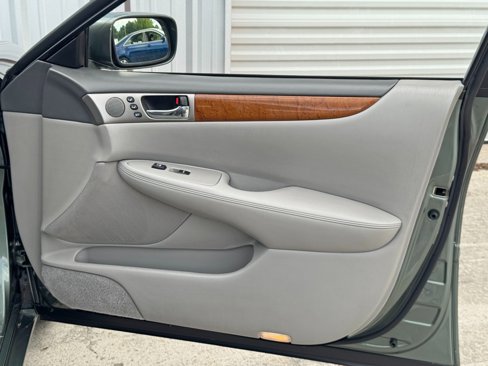 Used 2005 Lexus ES 330 image 38