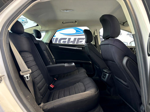 Used 2016 Ford Fusion SE image 19
