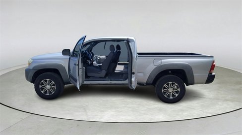 Used 2005 Toyota Tacoma PreRunner image 11