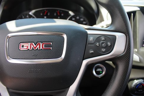 Used 2023 GMC Terrain SLE w/ Driver Convenience Package image 12