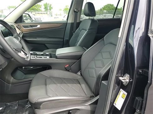 Used 2024 Volkswagen Atlas SE image 10