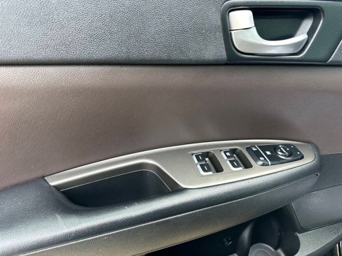 Used 2020 Kia Optima LX image 11