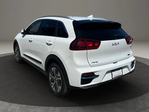 Used 2022 Kia Niro EX w/ Cold Weather Package image 5