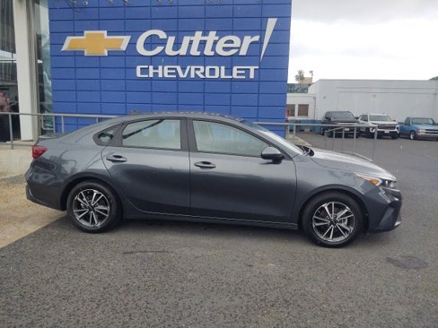 Used 2023 Kia Forte LXS image 2