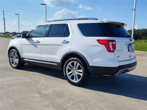 Used 2017 Ford Explorer Limited image 4