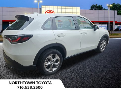 Used 2023 Honda HR-V LX image 6