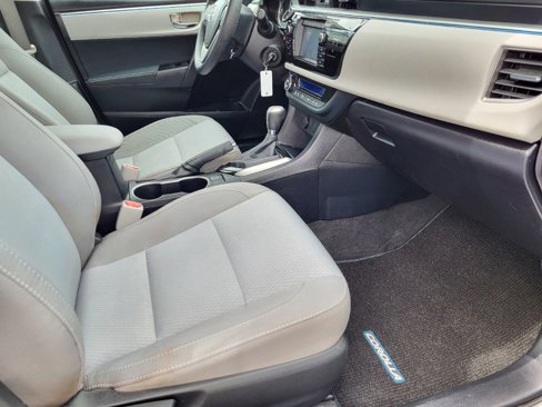 Used 2016 Toyota Corolla image 18