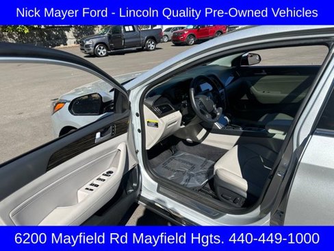 Used 2016 Hyundai Sonata Limited w/ Option Group 05 image 13