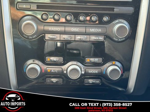 Used 2017 Nissan Pathfinder SV image 31