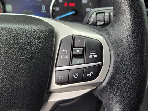 Used 2022 Ford Explorer XLT w/ Equipment Group 202A image 19