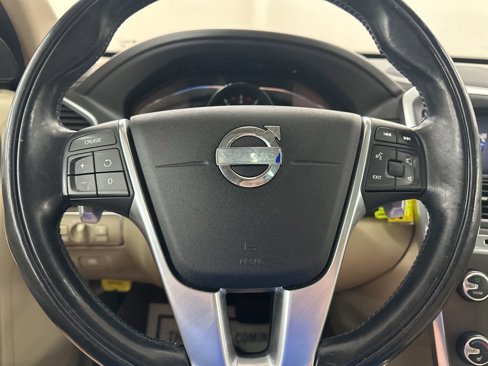 Used 2015 Volvo XC60 T6 Platinum image 33