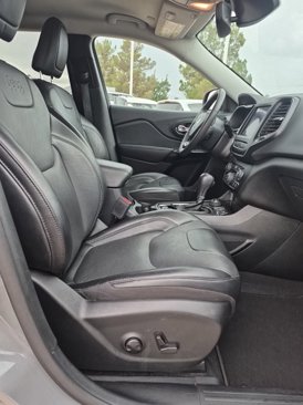 Used 2023 Jeep Cherokee Altitude Lux image 26