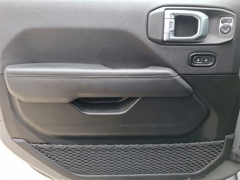 Used 2023 Jeep Wrangler Unlimited Sahara image 16
