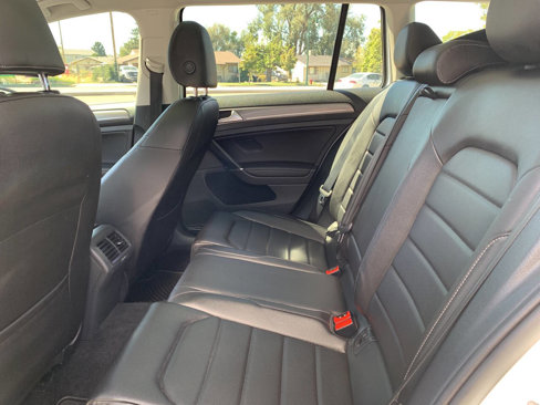 Used 2017 Volkswagen Golf Alltrack SEL image 11