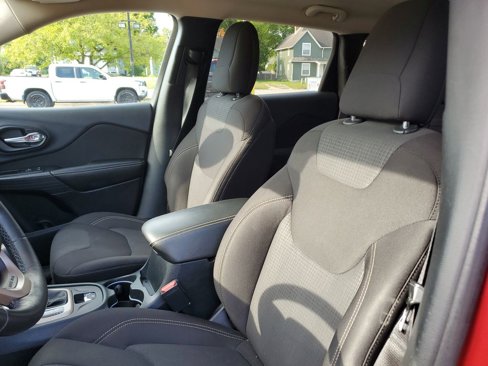 Used 2015 Jeep Cherokee Latitude w/ Cold Weather Group image 15