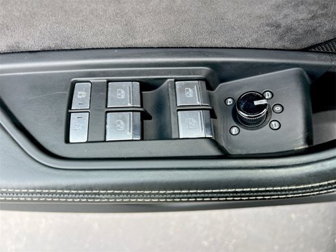 Used 2019 Audi e-tron Prestige w/ Prestige Package image 20