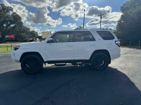 Used 2015 Toyota 4Runner SR5 Premium image 2