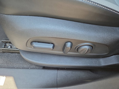 Used 2020 Chevrolet Equinox Premier image 36