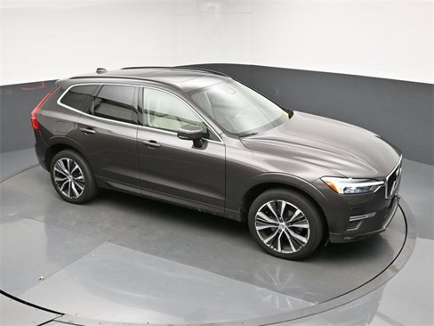 Used 2022 Volvo XC60 B5 Momentum w/ Climate Package image 17