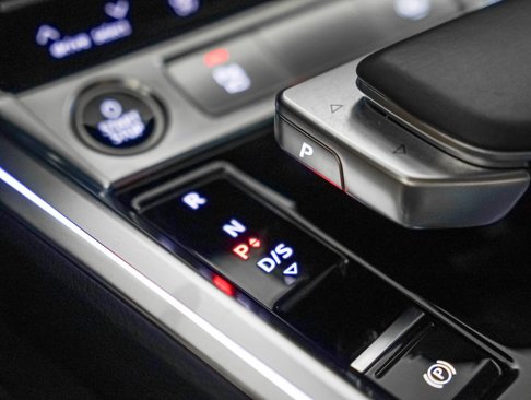Used 2022 Audi e-tron Prestige w/ Prestige Package image 23