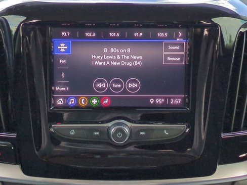 Used 2021 Chevrolet Traverse LT image 18