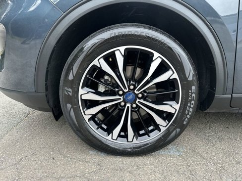 Certified 2022 Ford Escape SE w/ SE Sport Appearance Package image 10