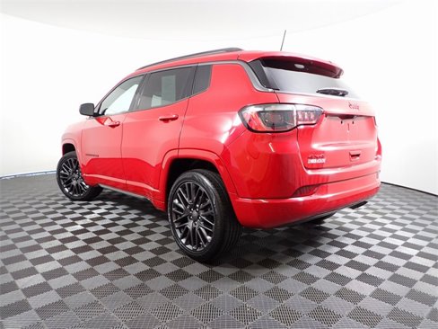 Used 2022 Jeep Compass Limited image 11