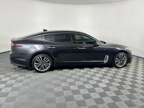 Used 2019 Kia Stinger image 8