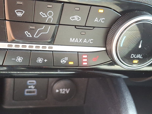Used 2022 Ford Escape SE w/ SE Sport Appearance Package image 26