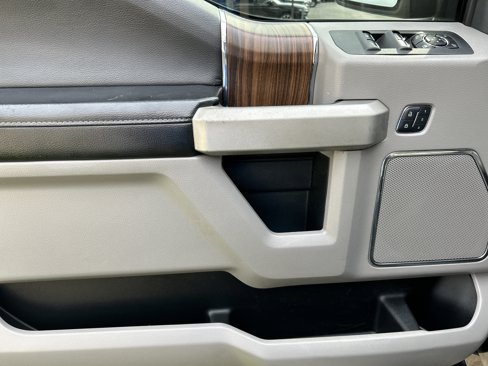 Used 2016 Ford F150 Lariat image 18