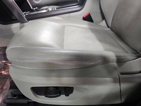 Used 2019 Land Rover Discovery Sport SE image 30