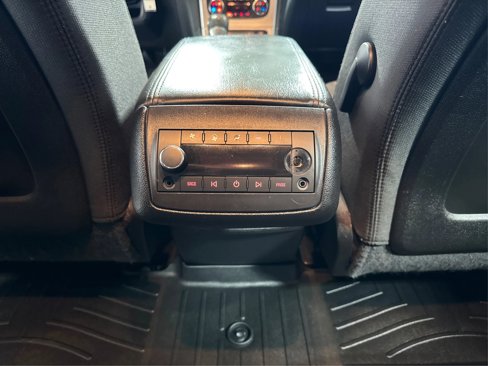 Used 2012 GMC Acadia SLE image 25