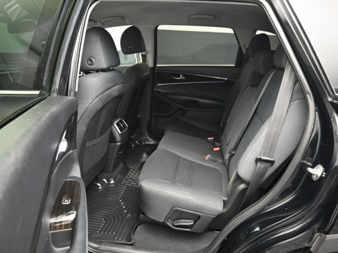Used 2020 Kia Sorento LX image 29